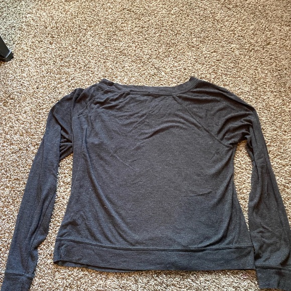 WildFox Sweatshirt size medium - Picture 5 of 5